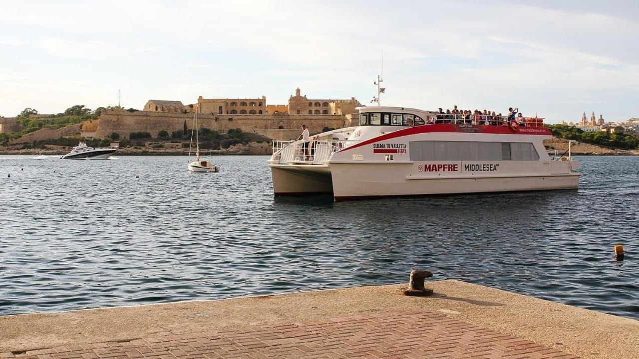 Deluxe Apartment Steps To St George'S Bay San Ġiljan Exterior foto