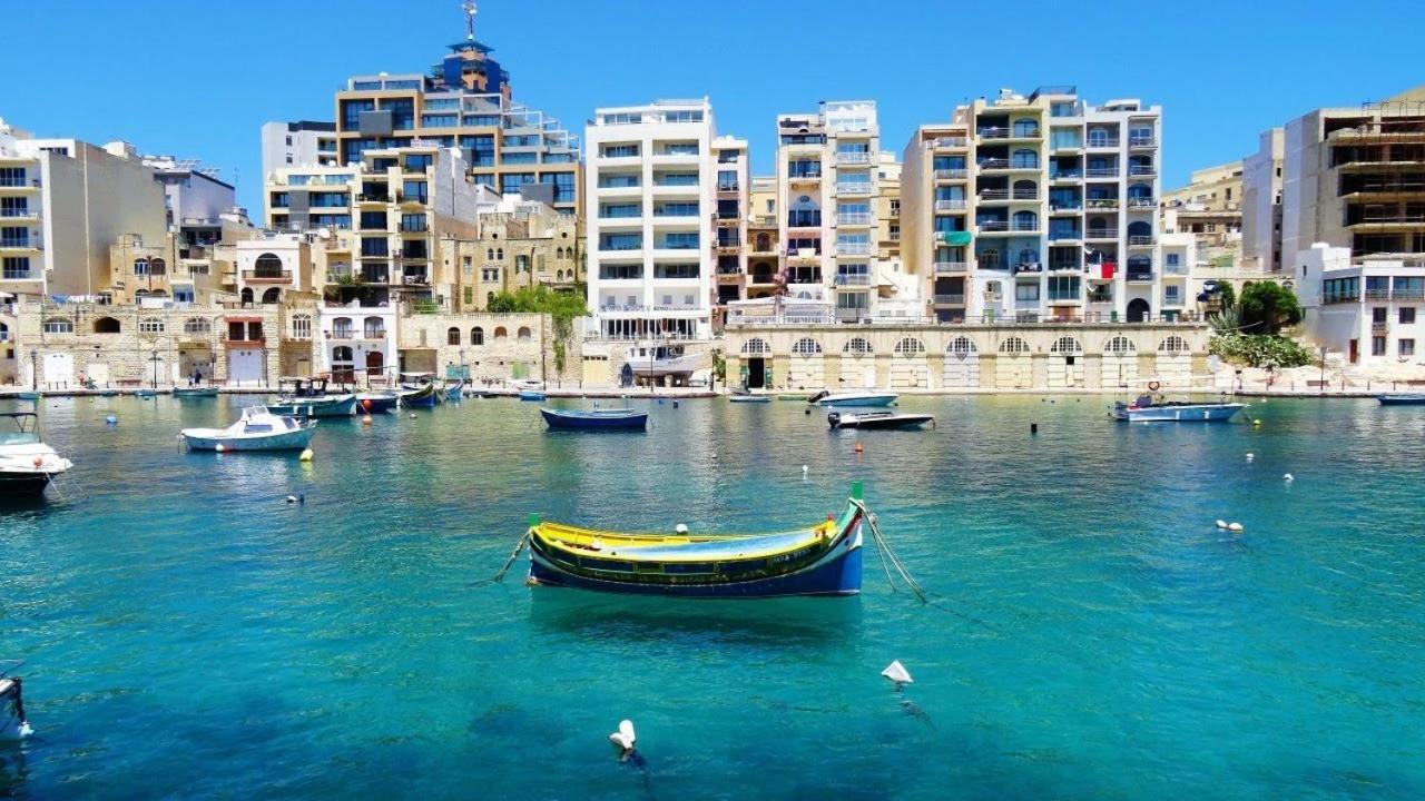 Deluxe Apartment Steps To St George'S Bay San Ġiljan Exterior foto